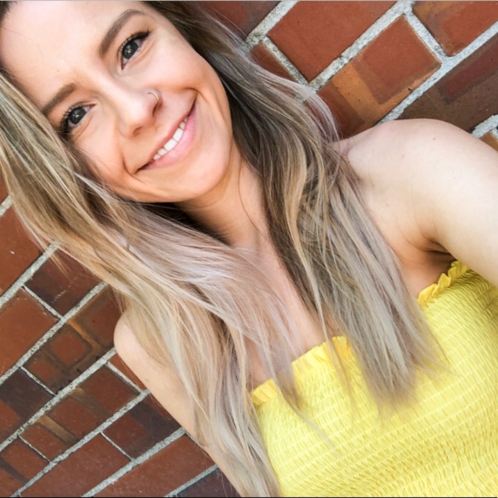 Meet your Posher, Ava